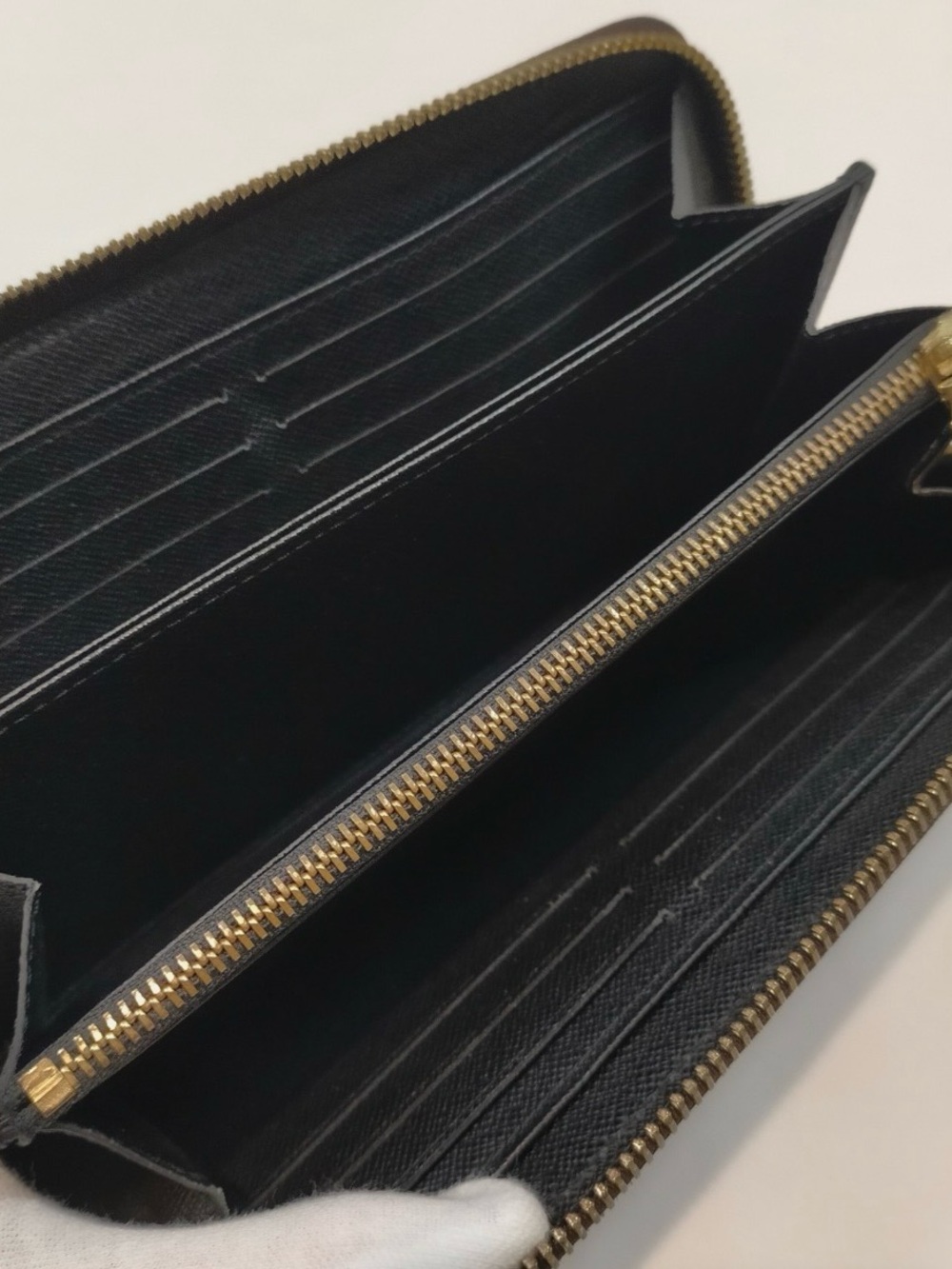 Louis Vuitton Reverse Monogram Giant Zippy Wallet 🌟 - Picture 8 of 11